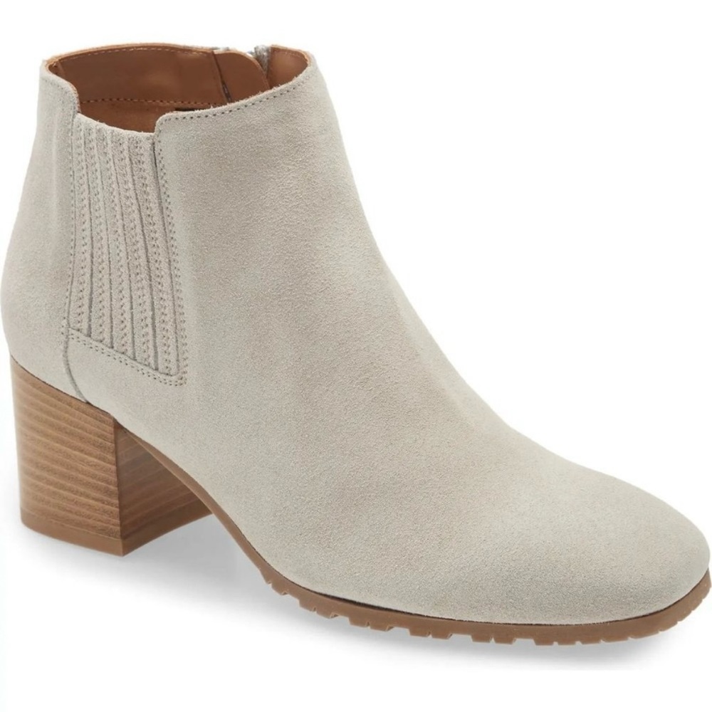 New! Aquatalia Charlotte Suede Ankle Booties